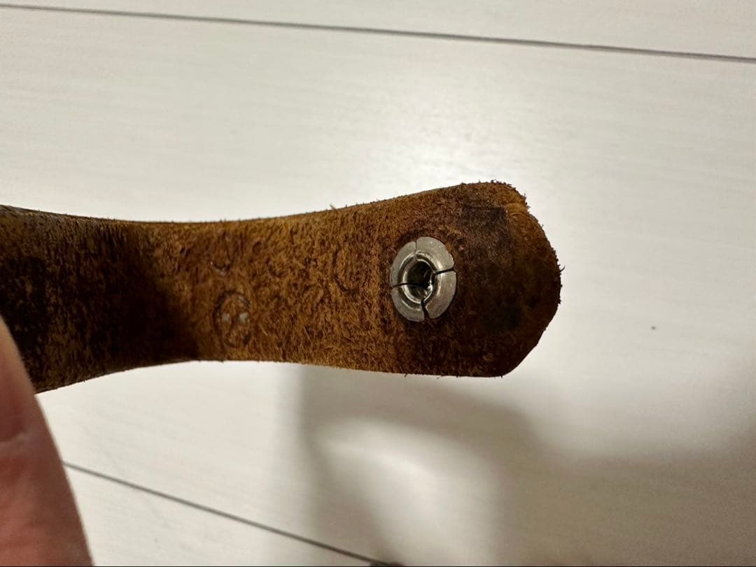 HTC スタッズ装飾ブラウンレザーウォレットチェーン