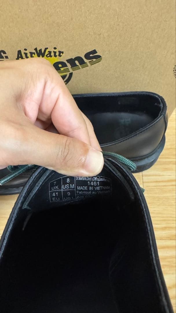 極美品ドクターマーチン3ホール　UK7 グリーンステッチ　緑