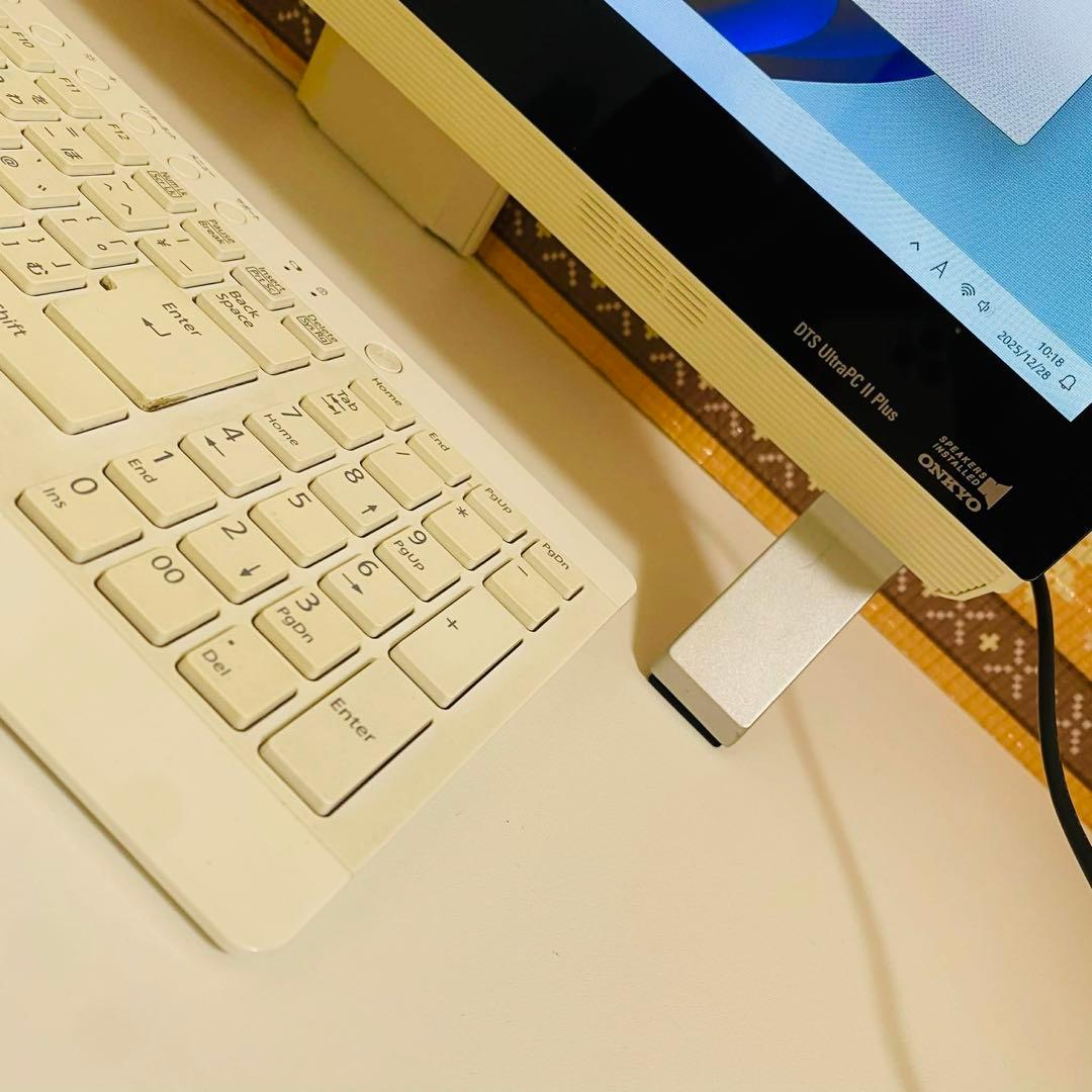 Y1000 Fujitsuデスクトップi7メモリ8G高速Win11オフィス付き