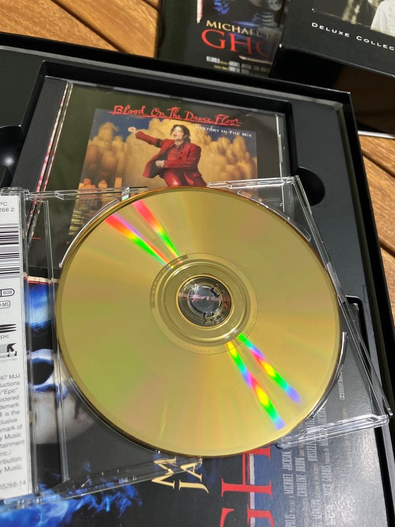 [訳あり]マイケル•ジャクソンGHOSTS デラックスコレクターズボックスセット