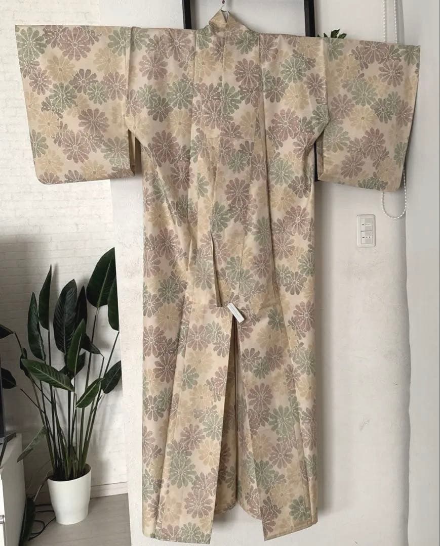 大島紬　白大島　菊尽くし　単　多色　着物　広衿　小紋　きくづくし　花柄　正絹