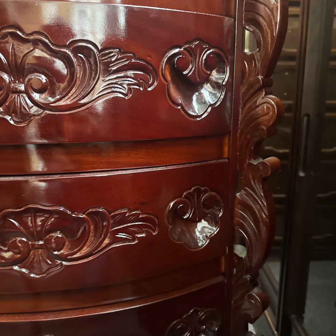 マホガニー　彫刻装飾付き木製チェスト 5引き出し