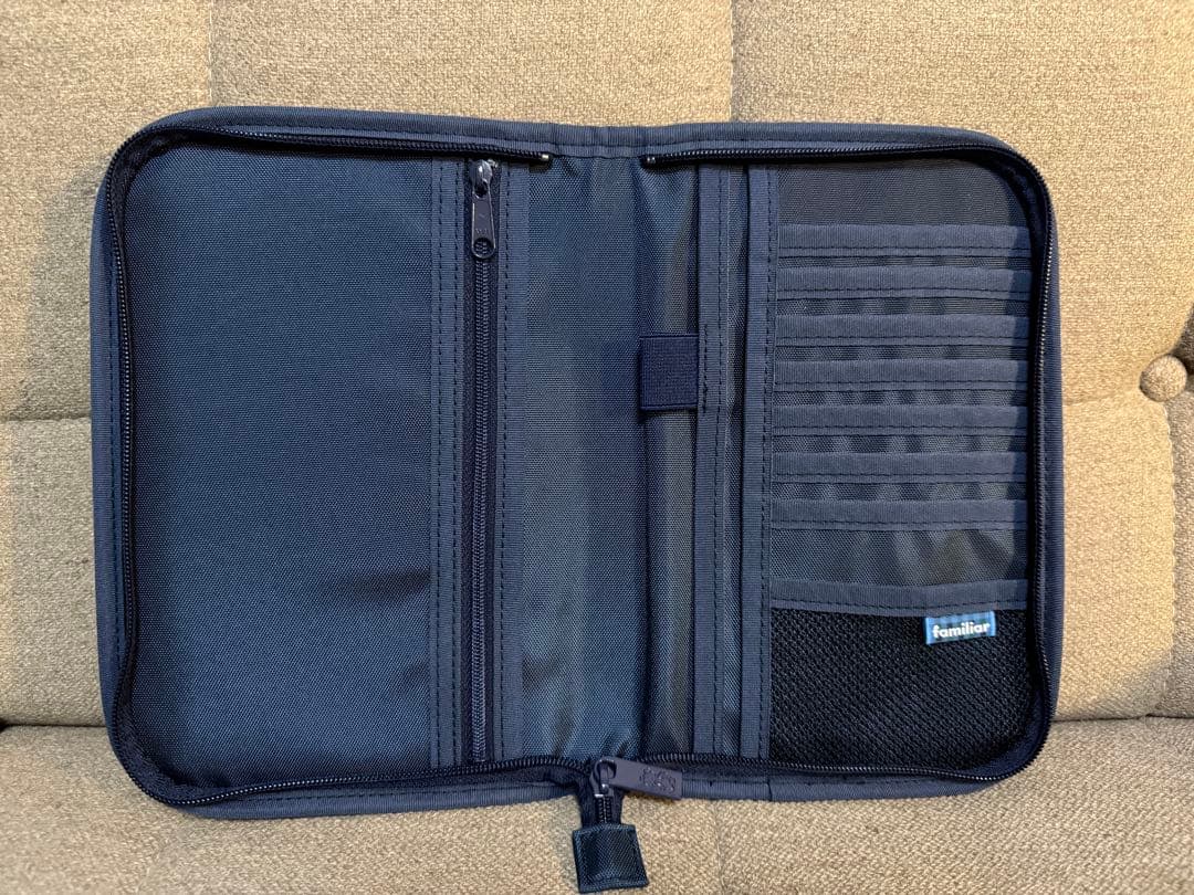 【送料込】ファミリア 母子手帳ケース マルチケース　リバティ柄 001