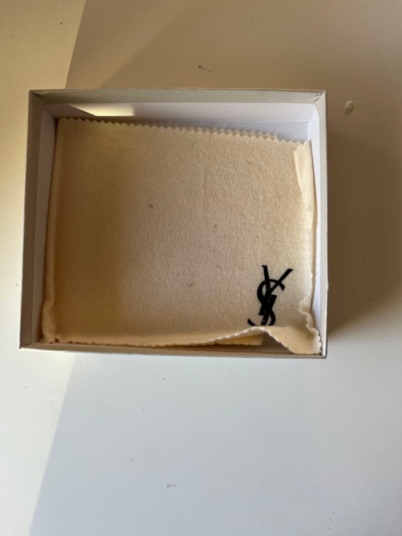 Yves Saint Laurent 三つ折り財布 ブラック