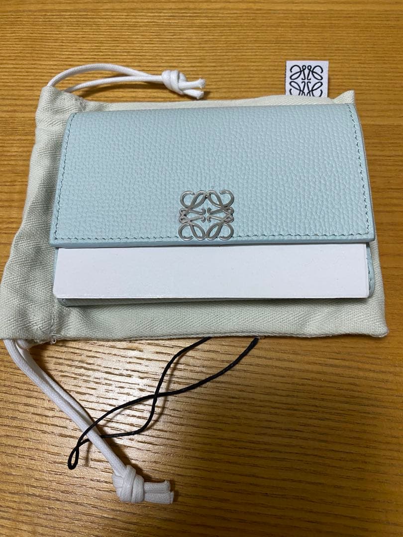 レタス　LOEWE新品アナグラム　スモールバーティカル　ウォレット
