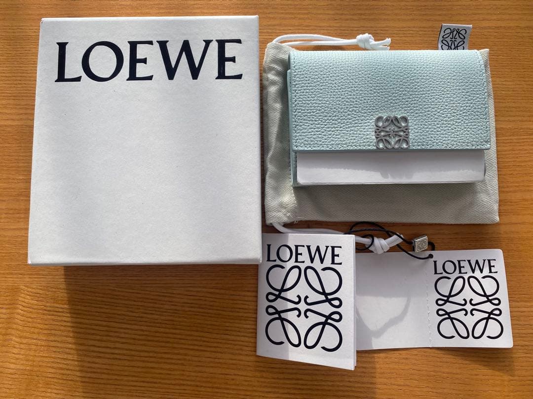 レタス　LOEWE新品アナグラム　スモールバーティカル　ウォレット