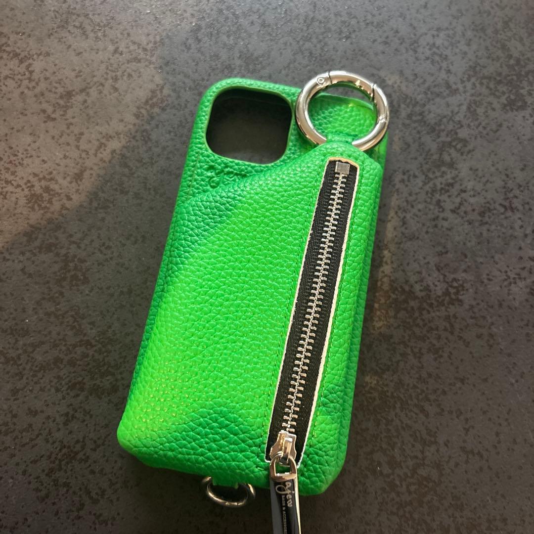 ajew iPhone 15 applegreenグリーンひも付未使用/試着のみ