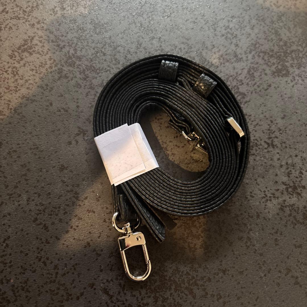 ajew iPhone 15 applegreenグリーンひも付未使用/試着のみ