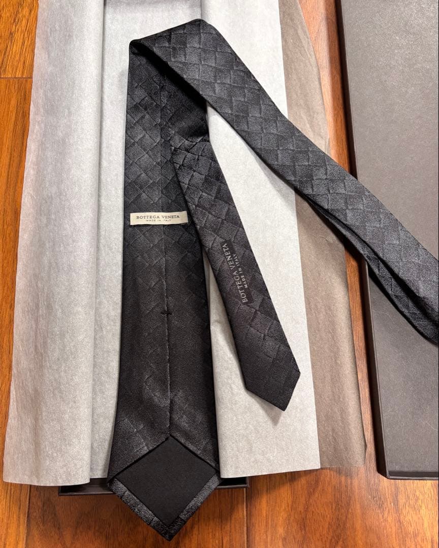 ボッテガヴェネタ　ネクタイ　イントレチャート柄