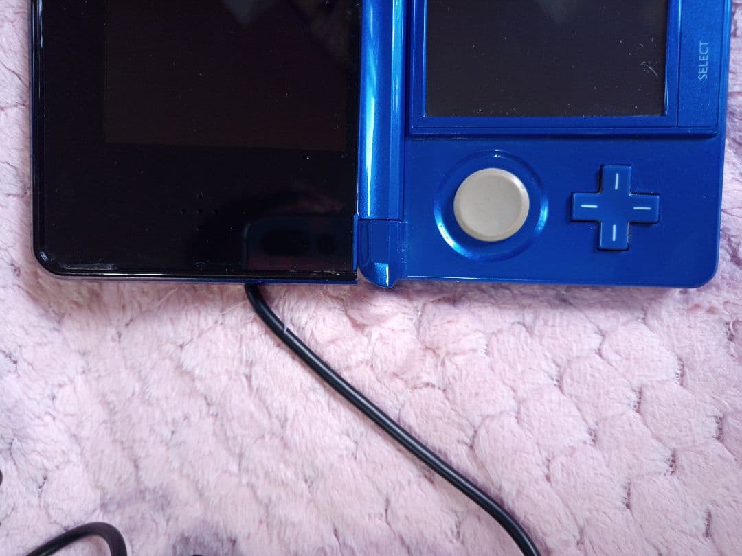 3DS本体と充電器とメモリーカードと桃鉄