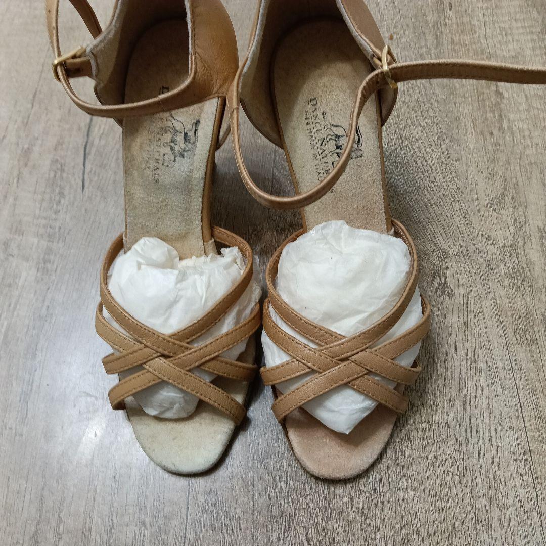 ベージュ レザー ストラップ付きヒールシューズ イタリア製 ３６サイズ
