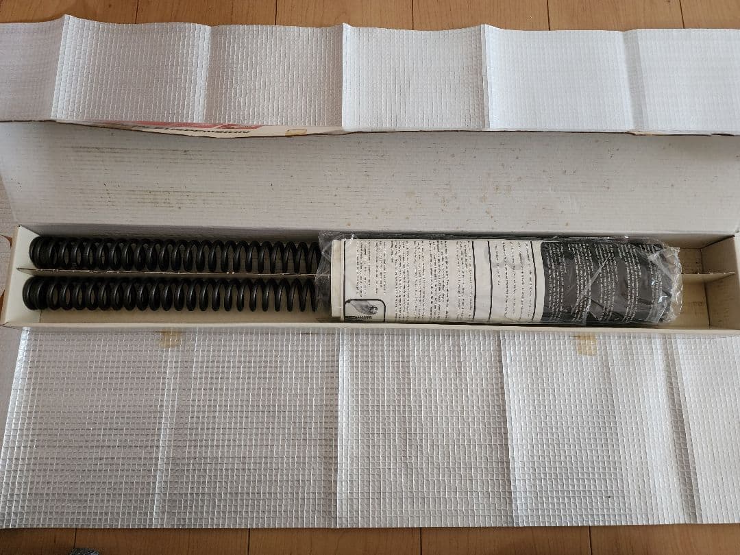 ホンダ　CB 900F用 ホワイトパワー製Fフォークスプリング