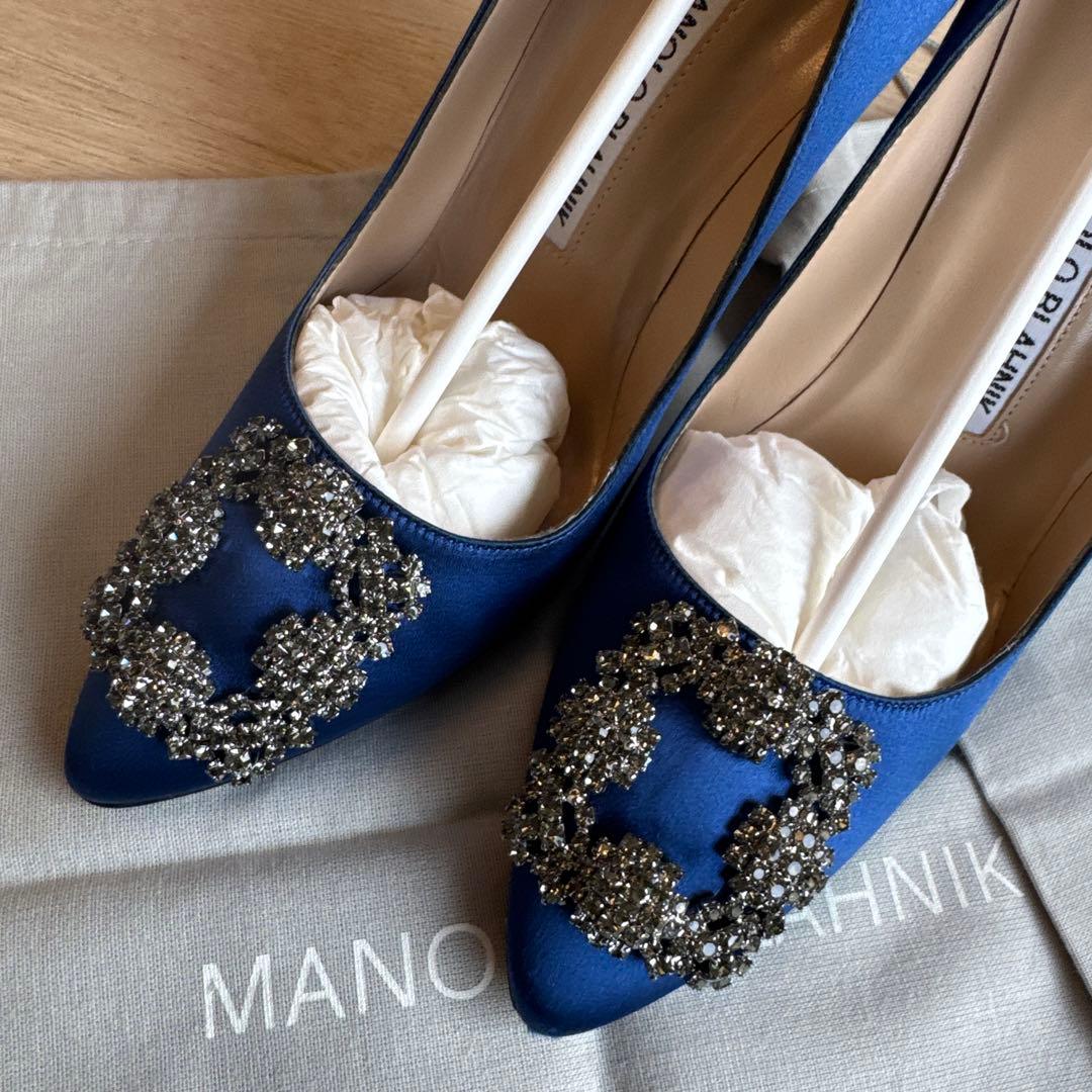 MANOLO BLAHNIK ハンギシ