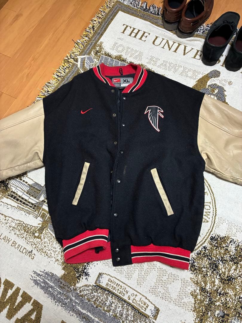 Nike Falcons スタジャン XL 黒/ベージュ