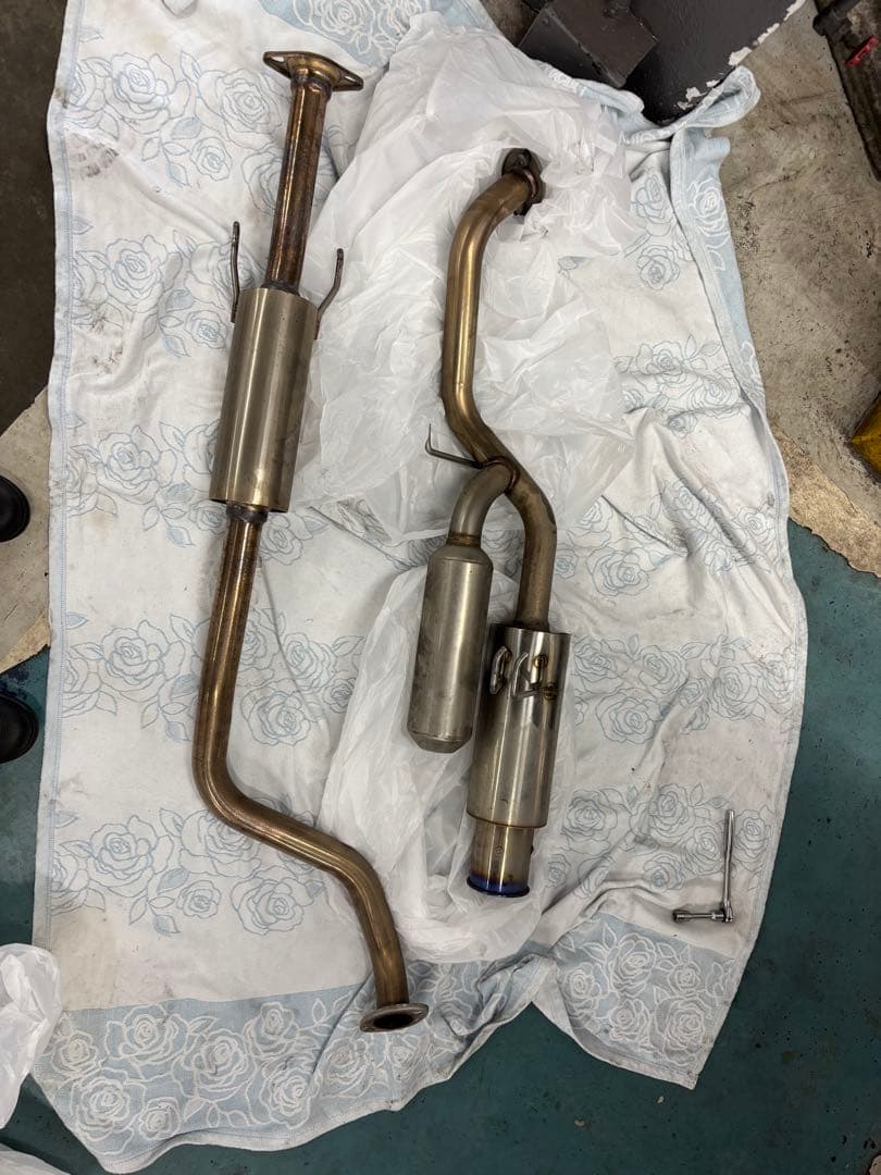 e12ノート　EXAS マフラー