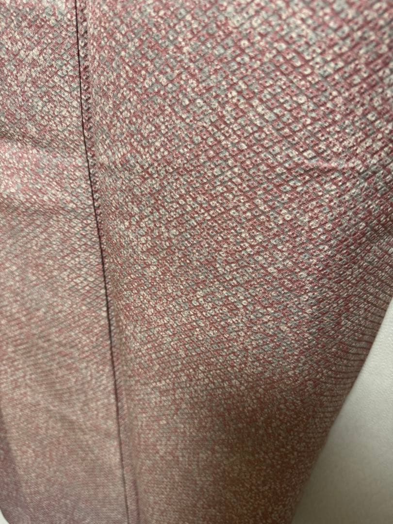 【極美品】京都老舗銘店「ゑり善」桃桜色「織疋田文様」手染めロウケツ染 小紋