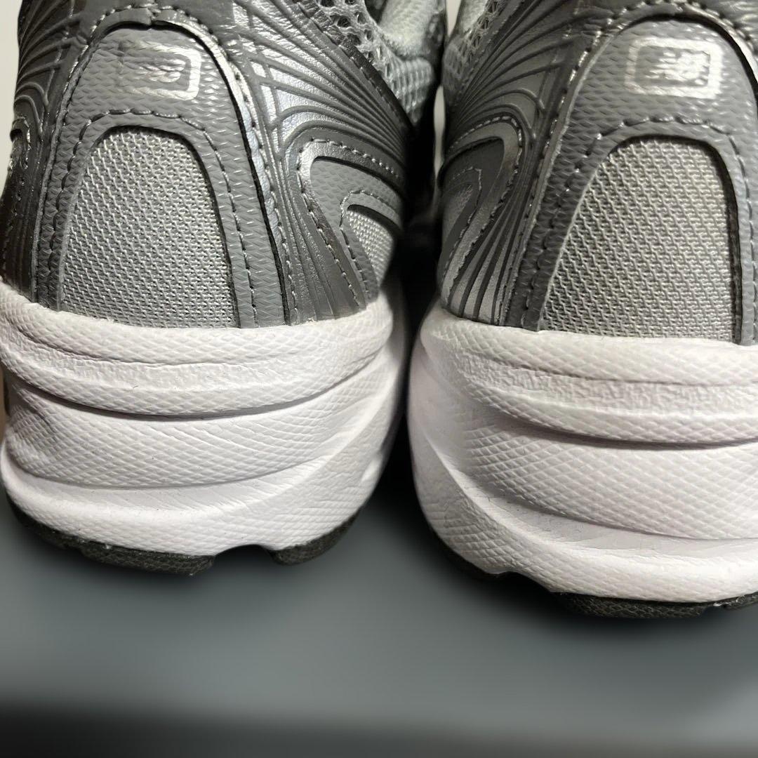 ニューバランス スニーカー U740SG2 23.5㎝ シルバー