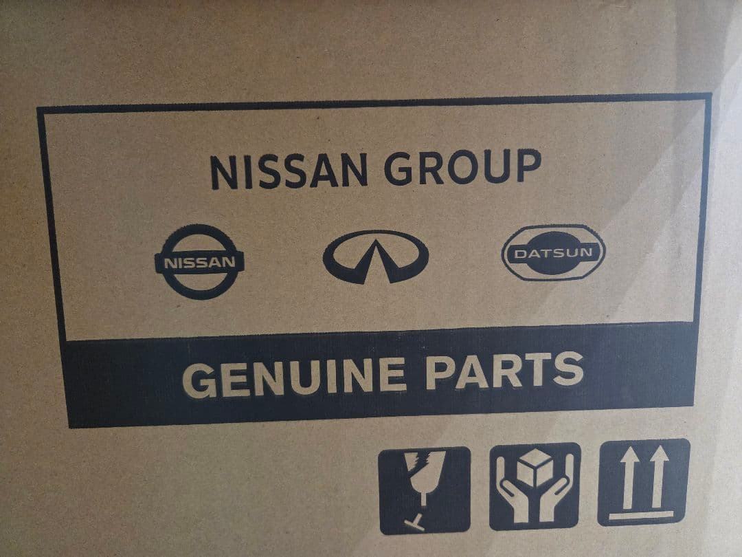 日産 E13ノート左側ヘッドランプ 部番26075-6XK4A