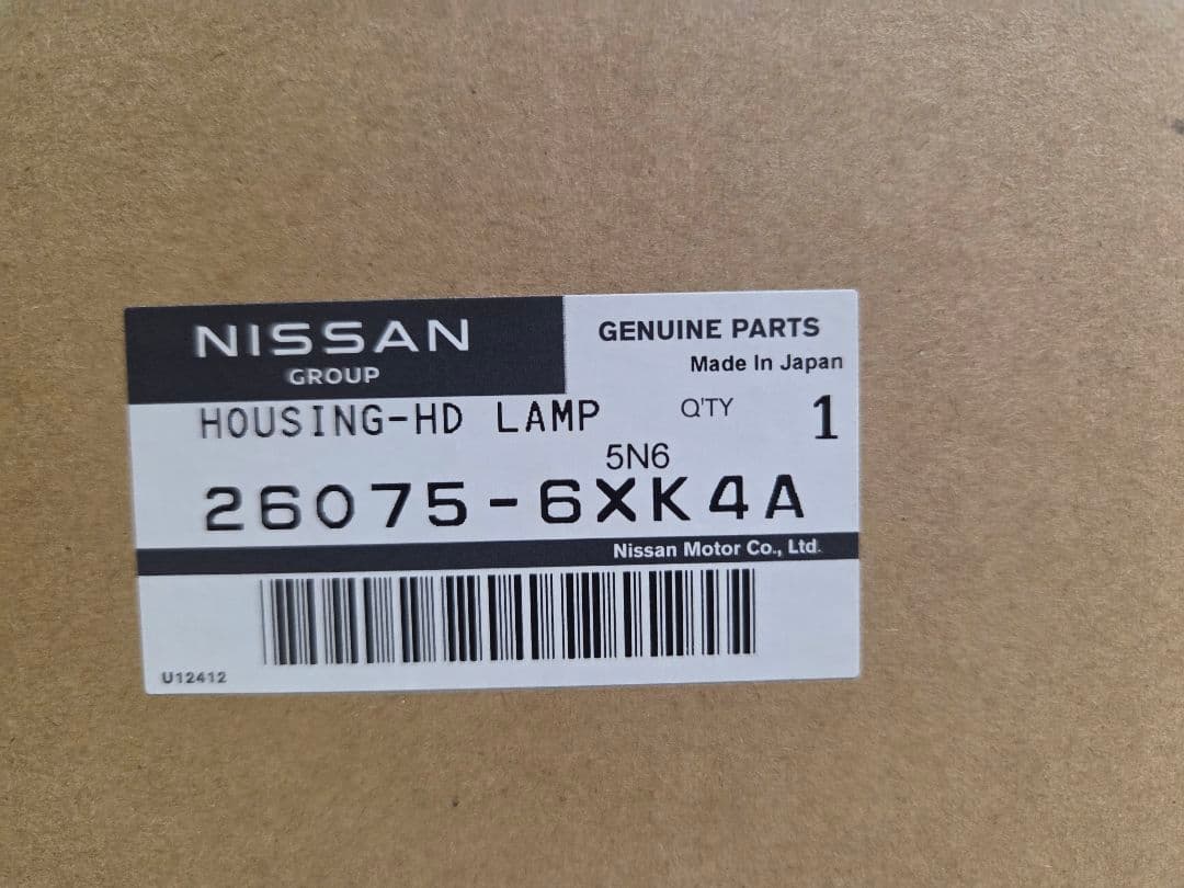 日産 E13ノート左側ヘッドランプ 部番26075-6XK4A