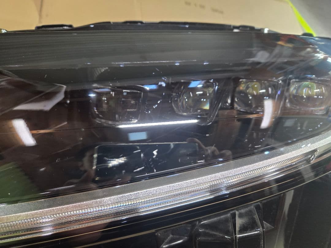 日産 E13ノート左側ヘッドランプ 部番26075-6XK4A