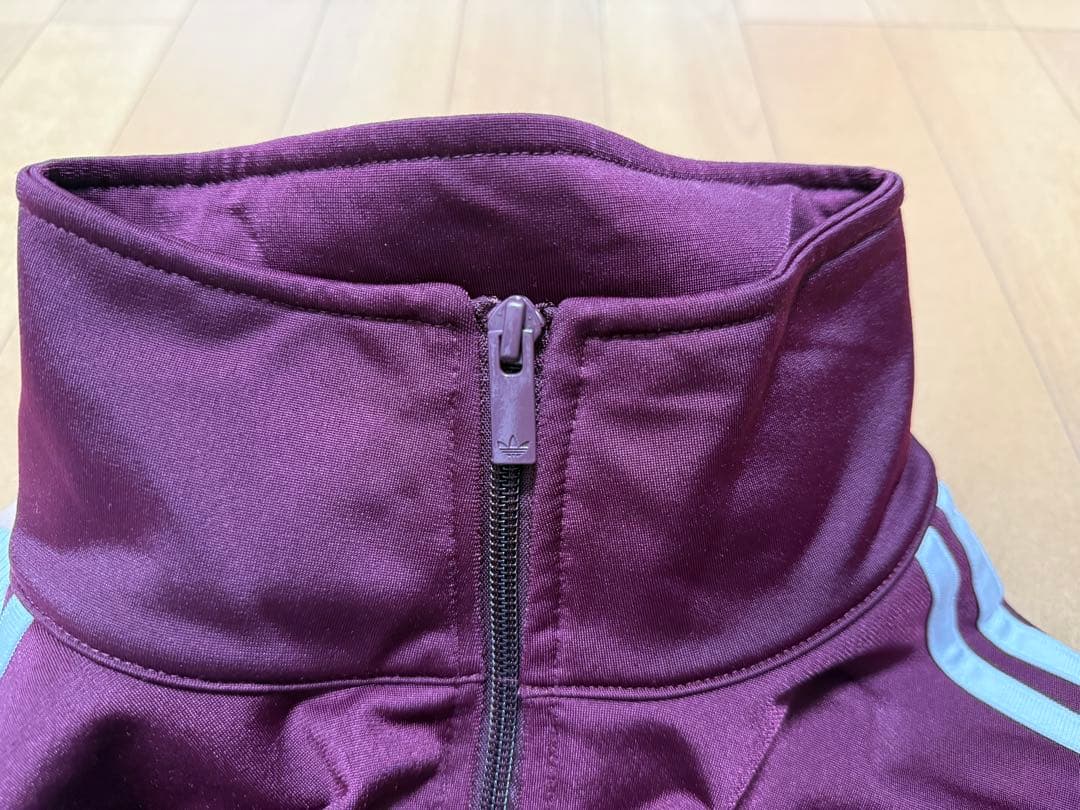 adidasトラックジャケット　ボルドー