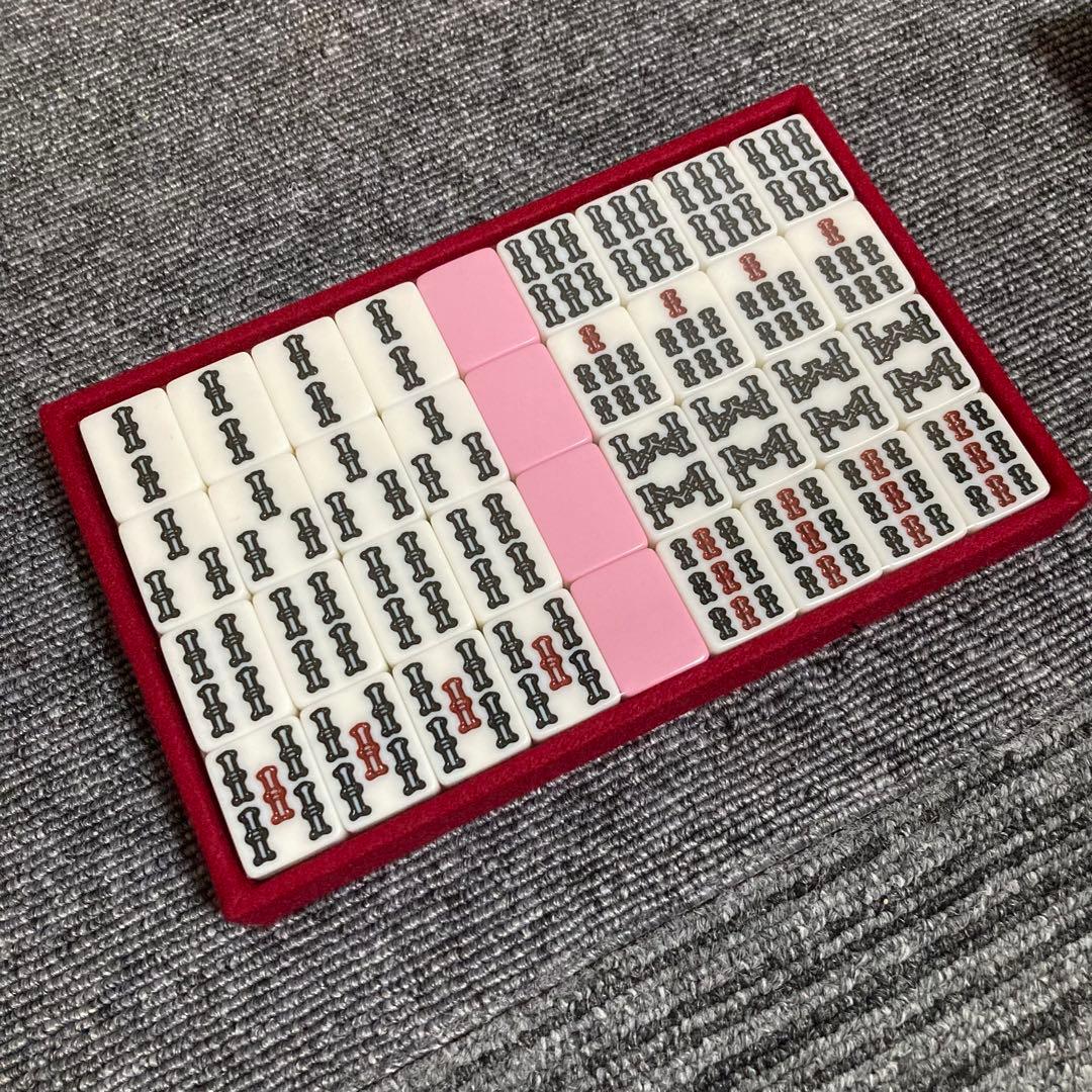 未使用品　麻雀牌　マツオカ　天和　背面ピンク　　ユリア樹脂