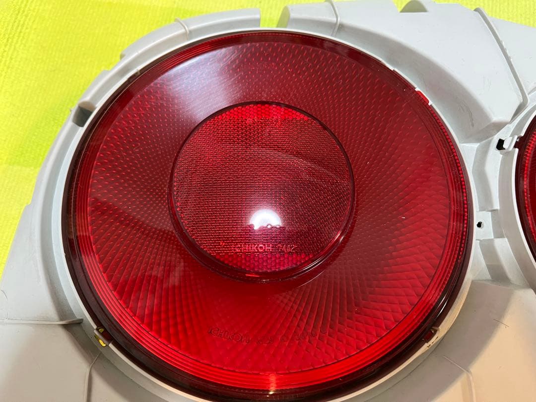 kw01！発送先確認中！日産GTR34 純正テールレンズ左右！美品！
