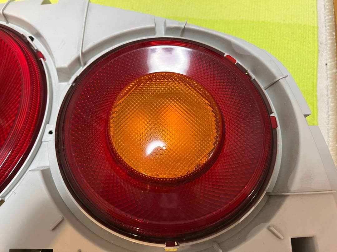 kw01！発送先確認中！日産GTR34 純正テールレンズ左右！美品！