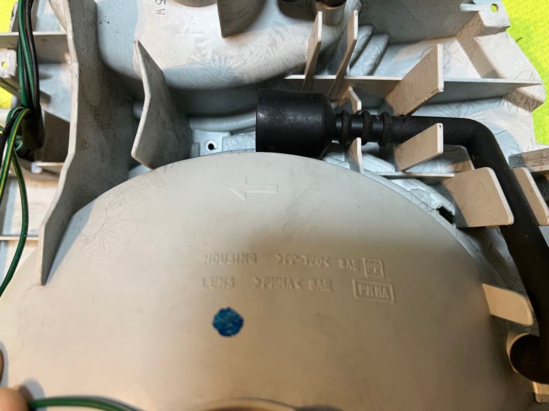 kw01！発送先確認中！日産GTR34 純正テールレンズ左右！美品！