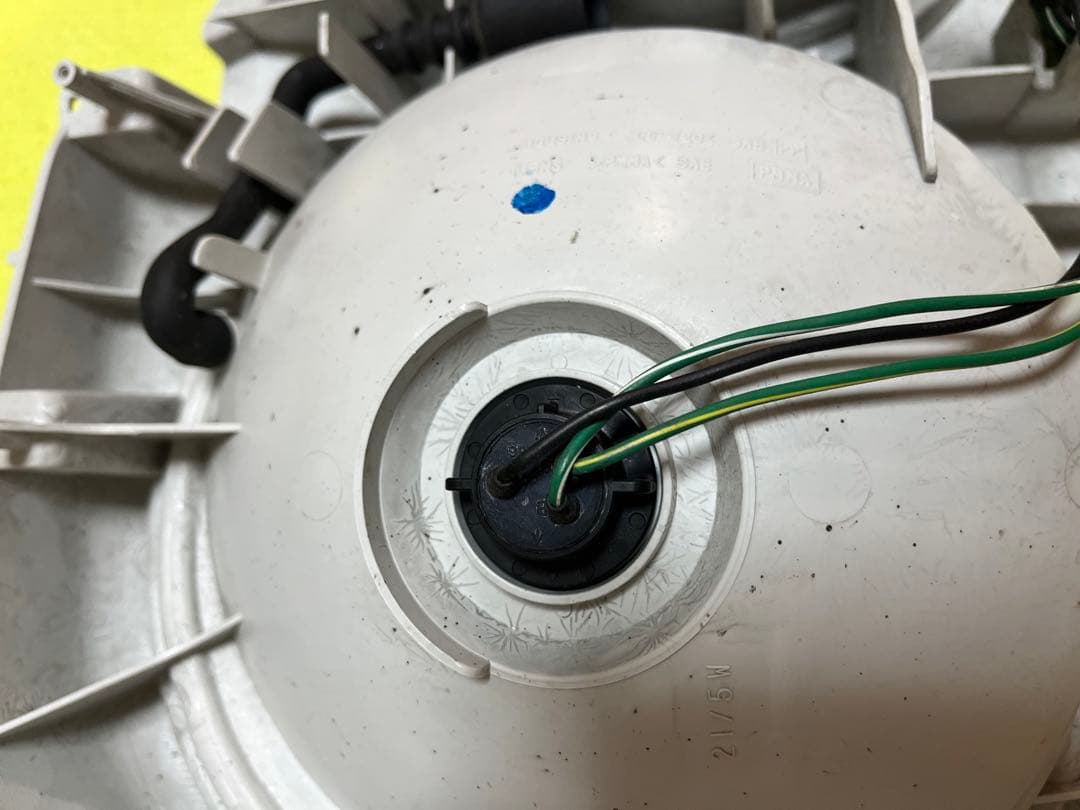 kw01！発送先確認中！日産GTR34 純正テールレンズ左右！美品！