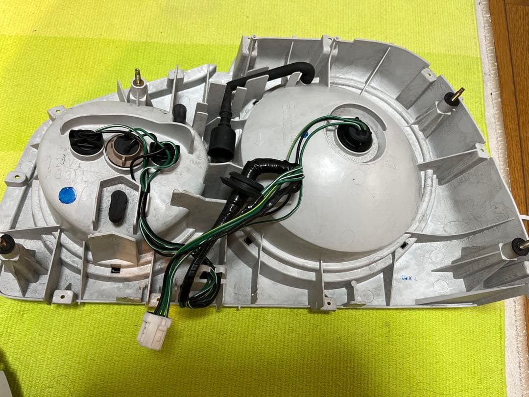 kw01！発送先確認中！日産GTR34 純正テールレンズ左右！美品！