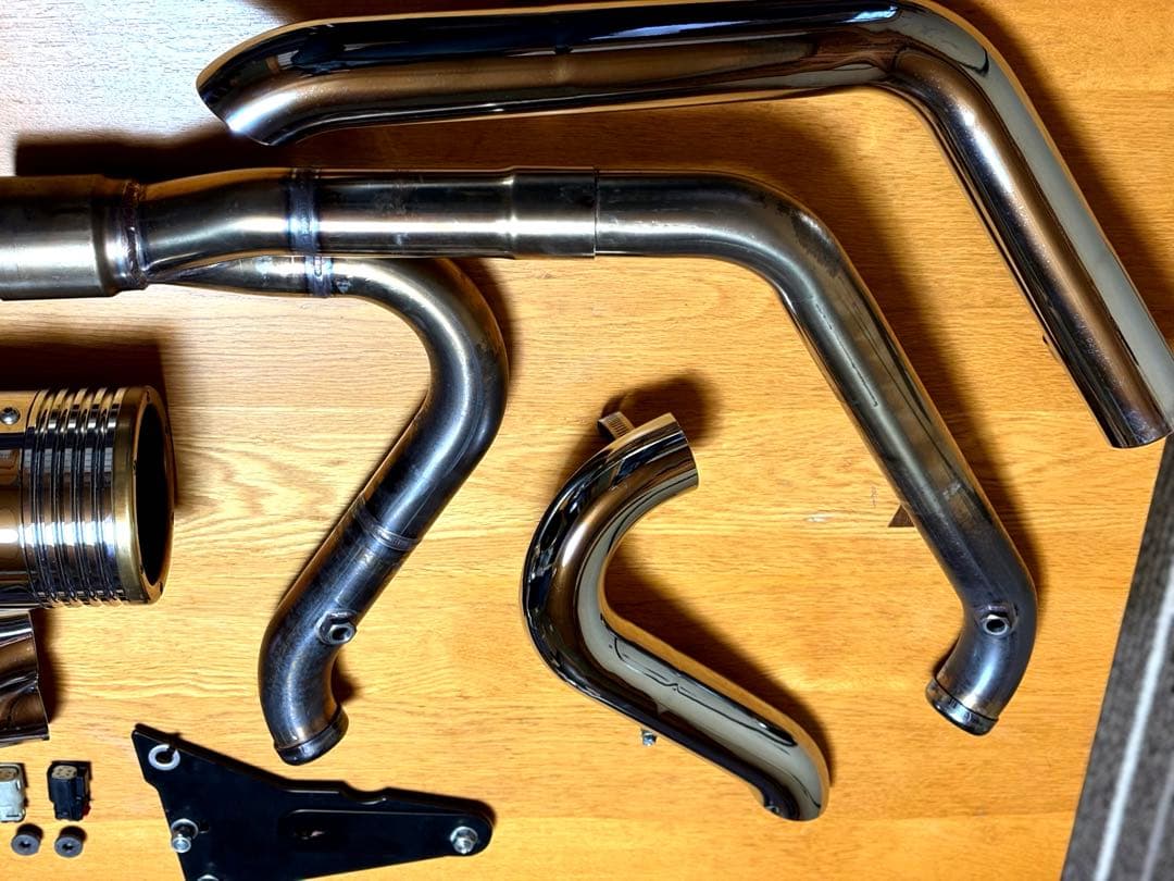 モーターステージ　ベビーバズーカフルエキゾーストマフラー2018年以降ソフテイル