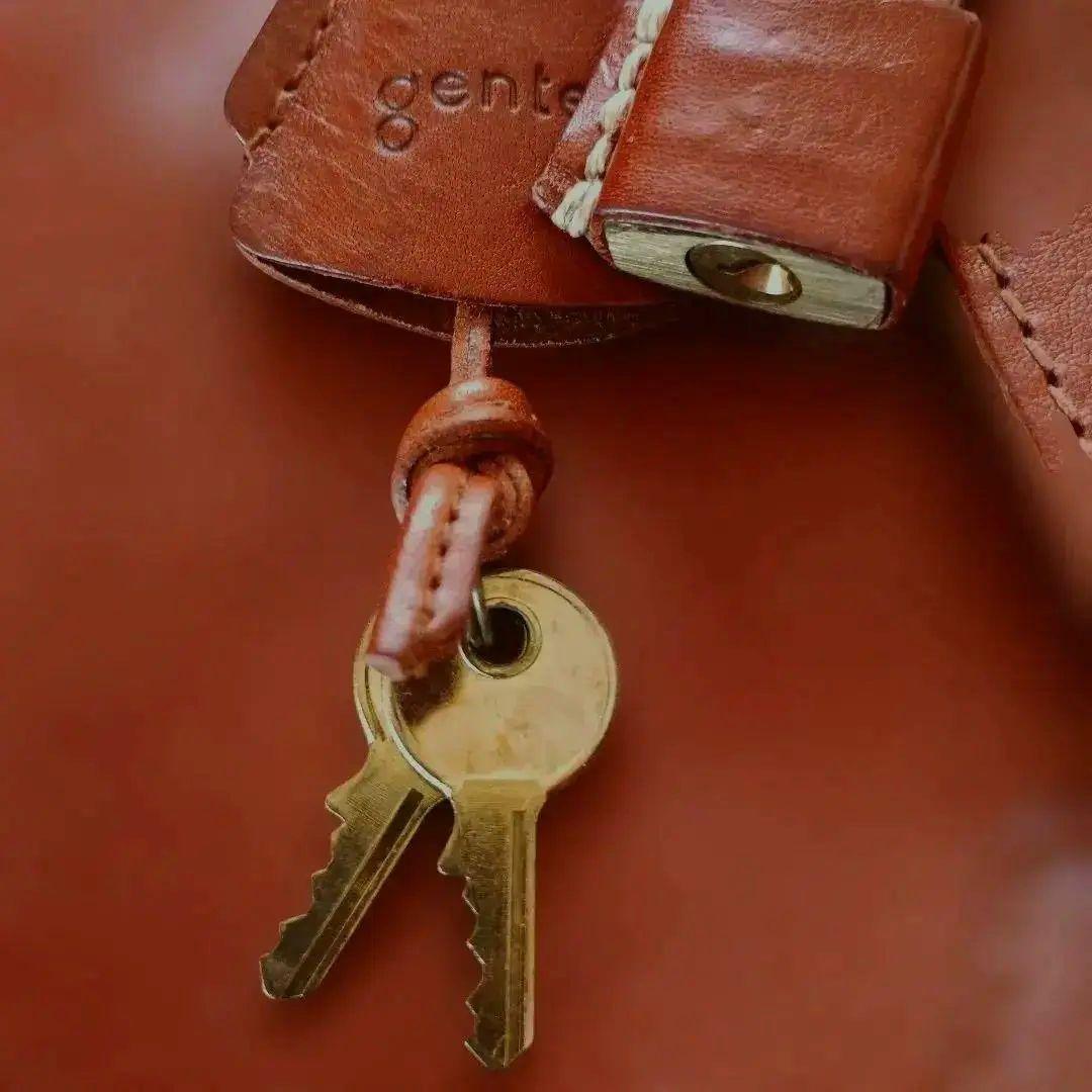 ゲンテン　トートバッグ　 ロック・鍵収納チャーム付き　 ブラウン