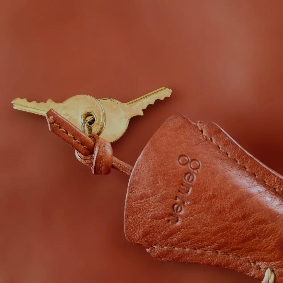 ゲンテン　トートバッグ　 ロック・鍵収納チャーム付き　 ブラウン