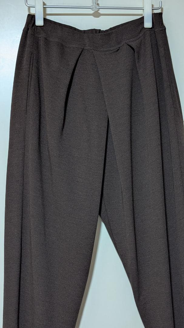 ヨーガンレール　ほぼ未使用　毛絹　テーパードパンツ　ババグーリ