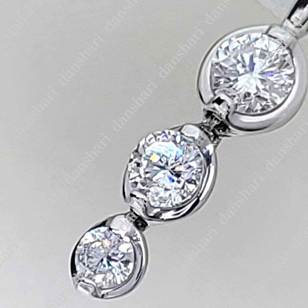 Pt900.850/人気デザイン/スリーストーン/上質ダイヤネックレス16万円