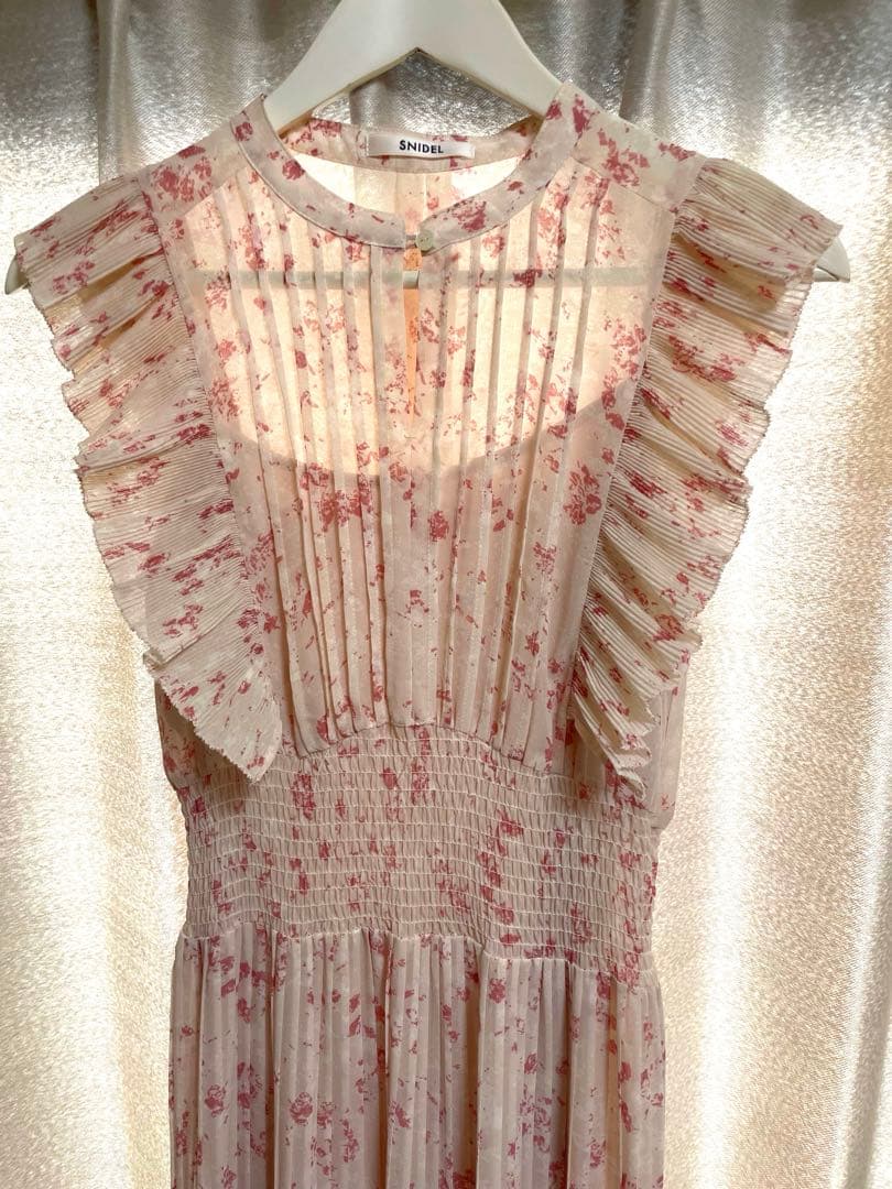 SNIDEL 　フリルワンピース　ピンク