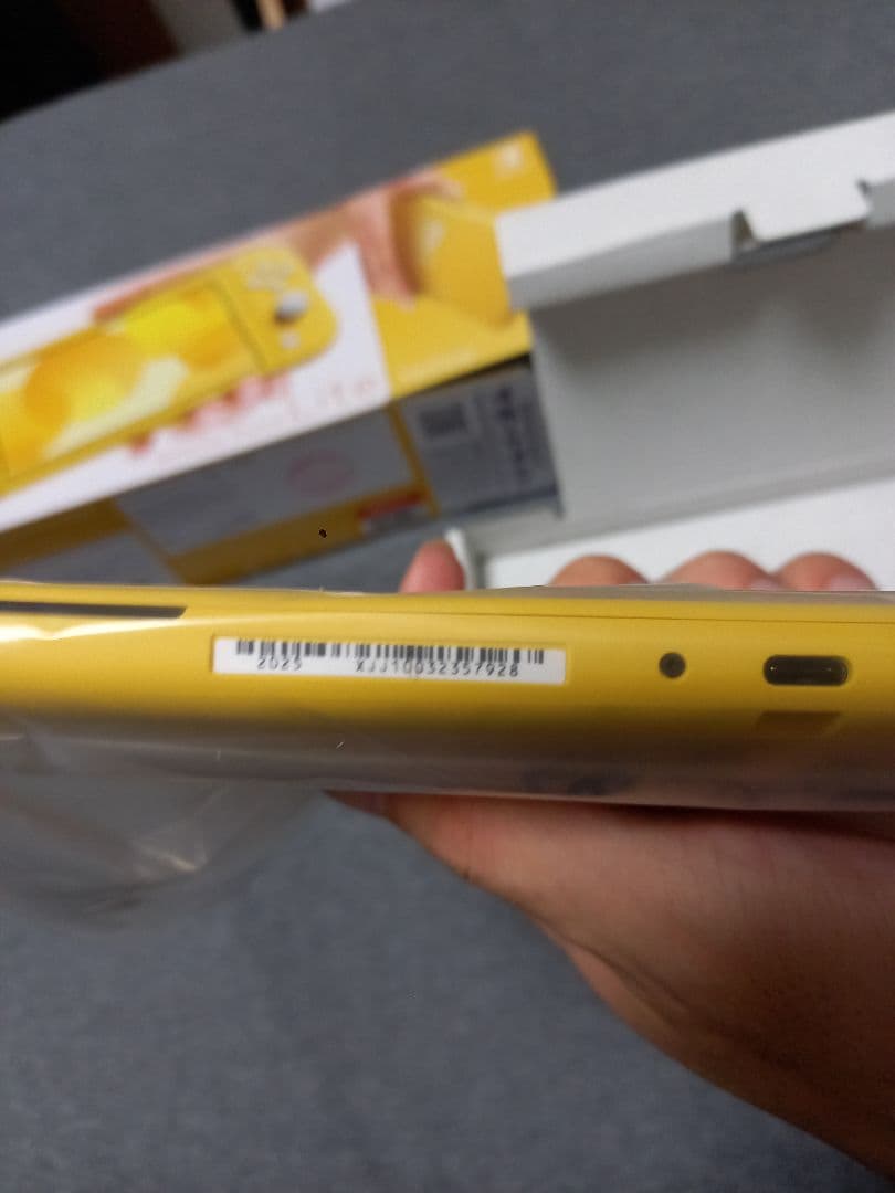 Nintendo Switch Lite イエロー (購入日R7.8)