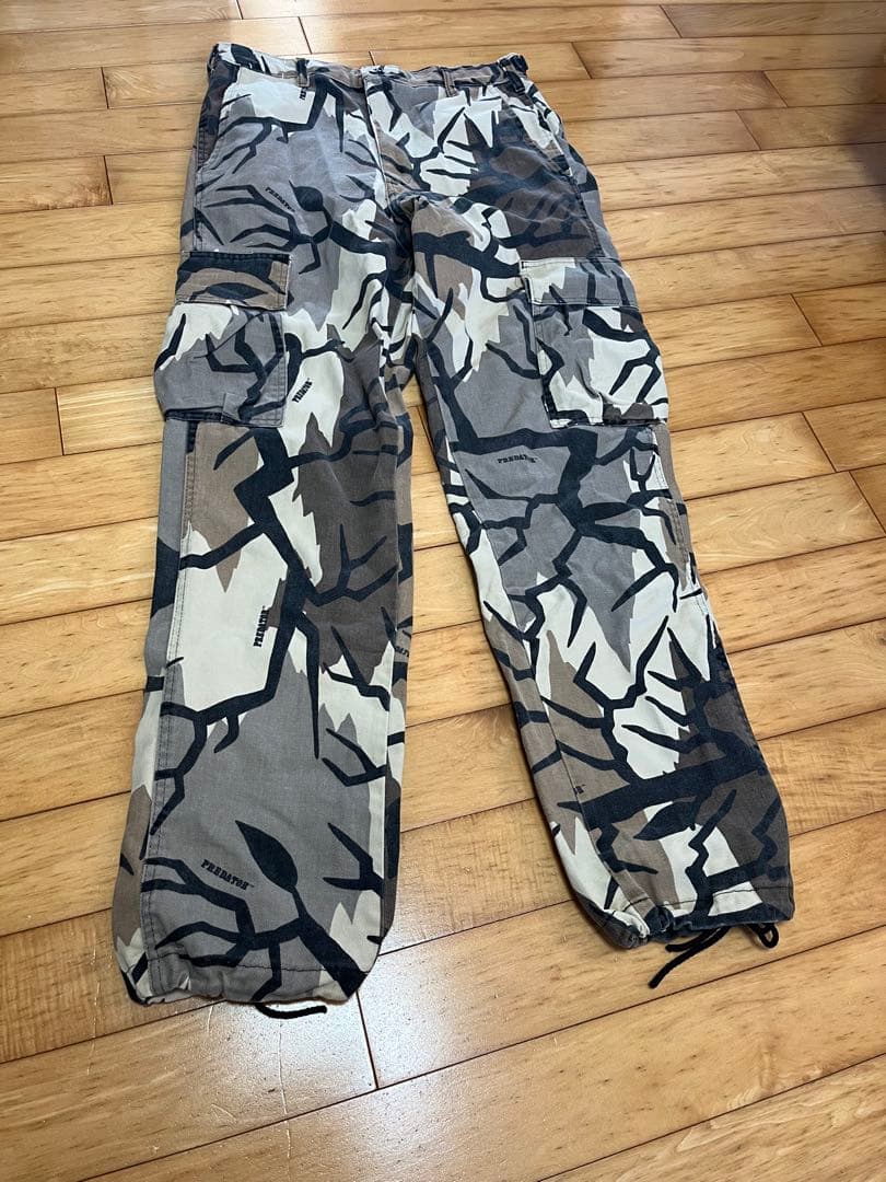 Predator プレデターカモ　迷彩カーゴパンツ