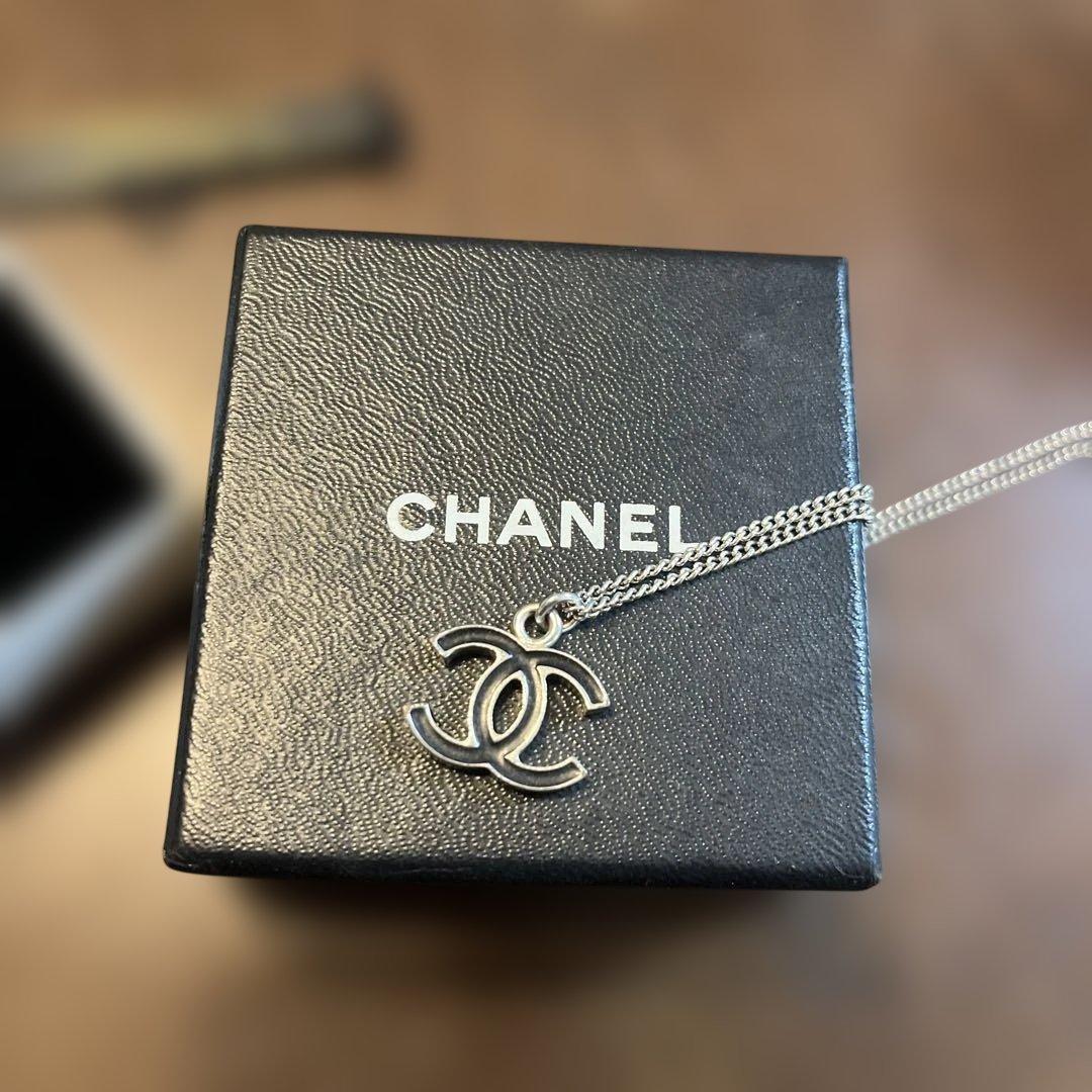 CHANEL シルバーネックレス♡