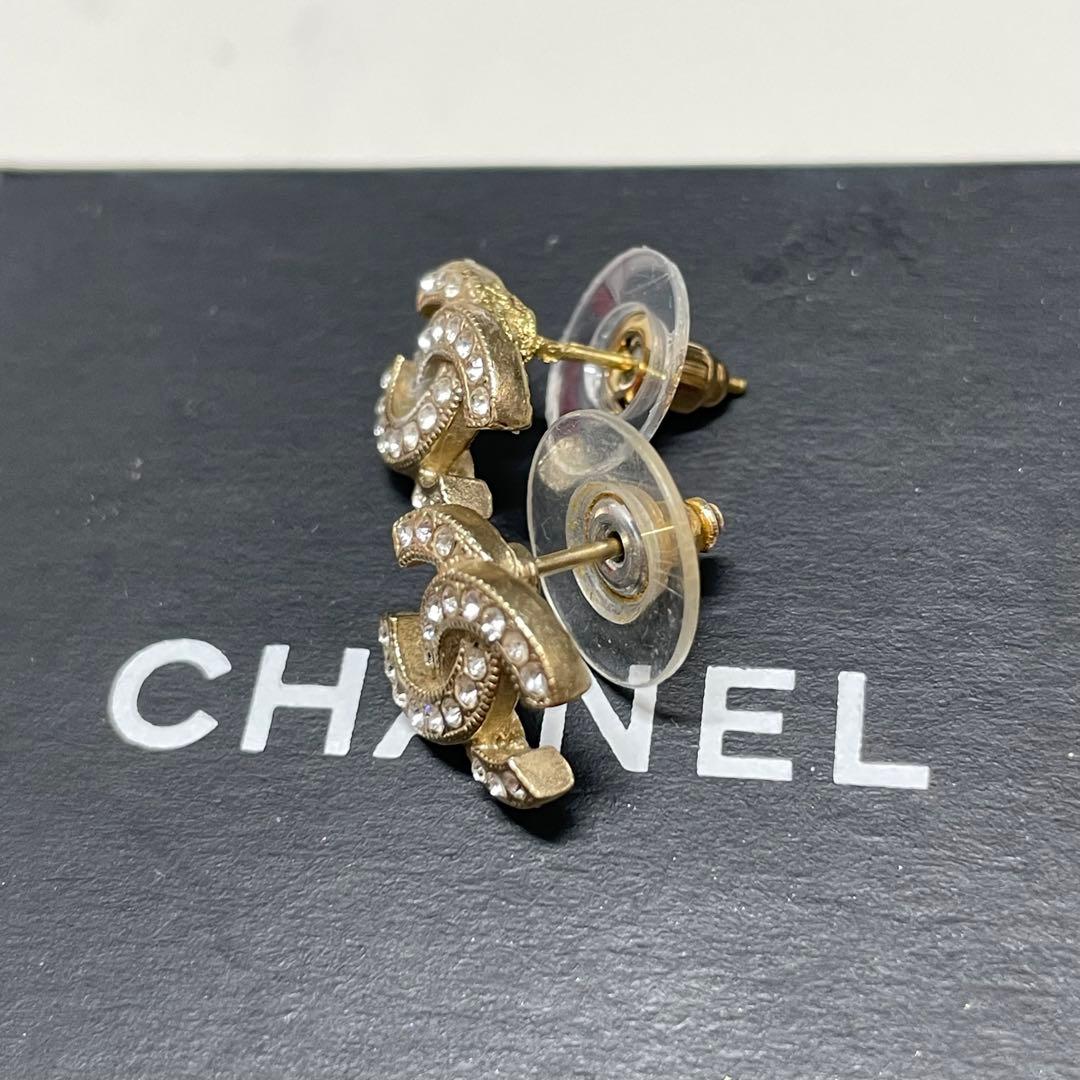 な*み様 CHANEL ココマークロゴ クリスタルスタッドピアス