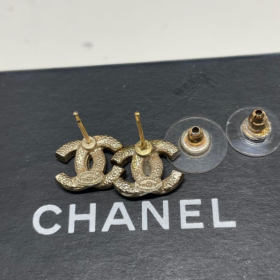 な*み様 CHANEL ココマークロゴ クリスタルスタッドピアス