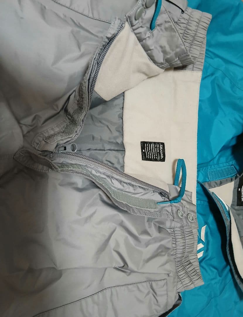 ★特価　値下げ　DAIWA　防寒着　真冬(グリーンに近い青色)