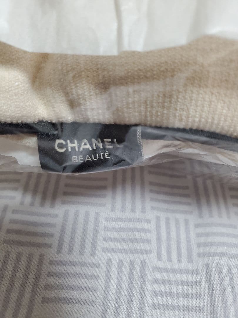 シャネル Chanel クリーム色 クッション