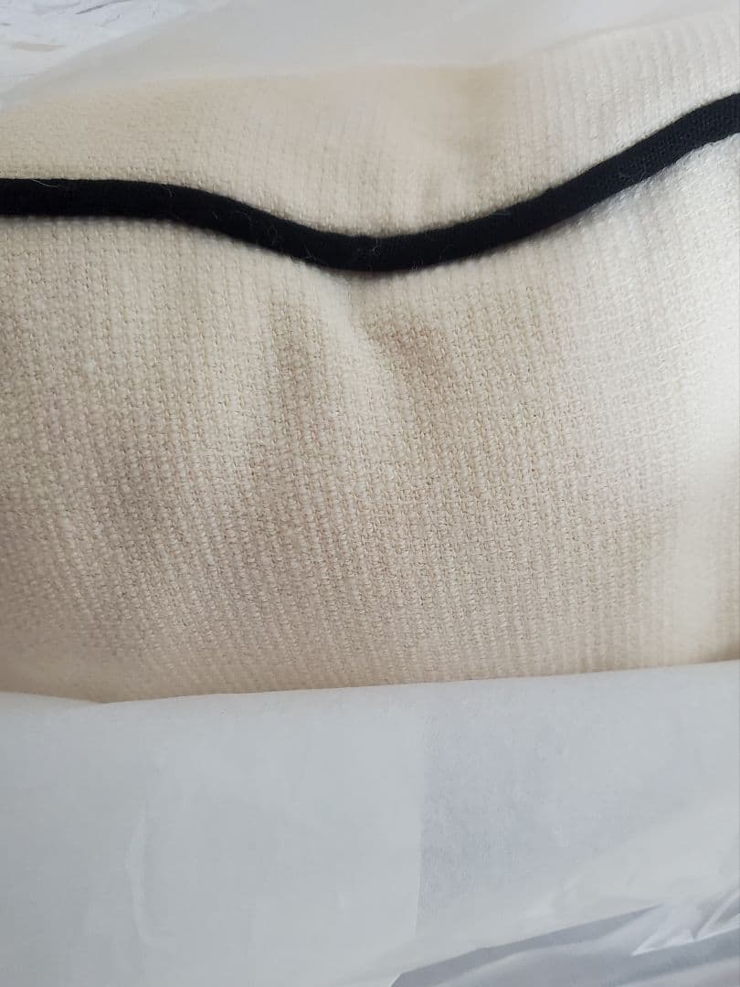 シャネル Chanel クリーム色 クッション