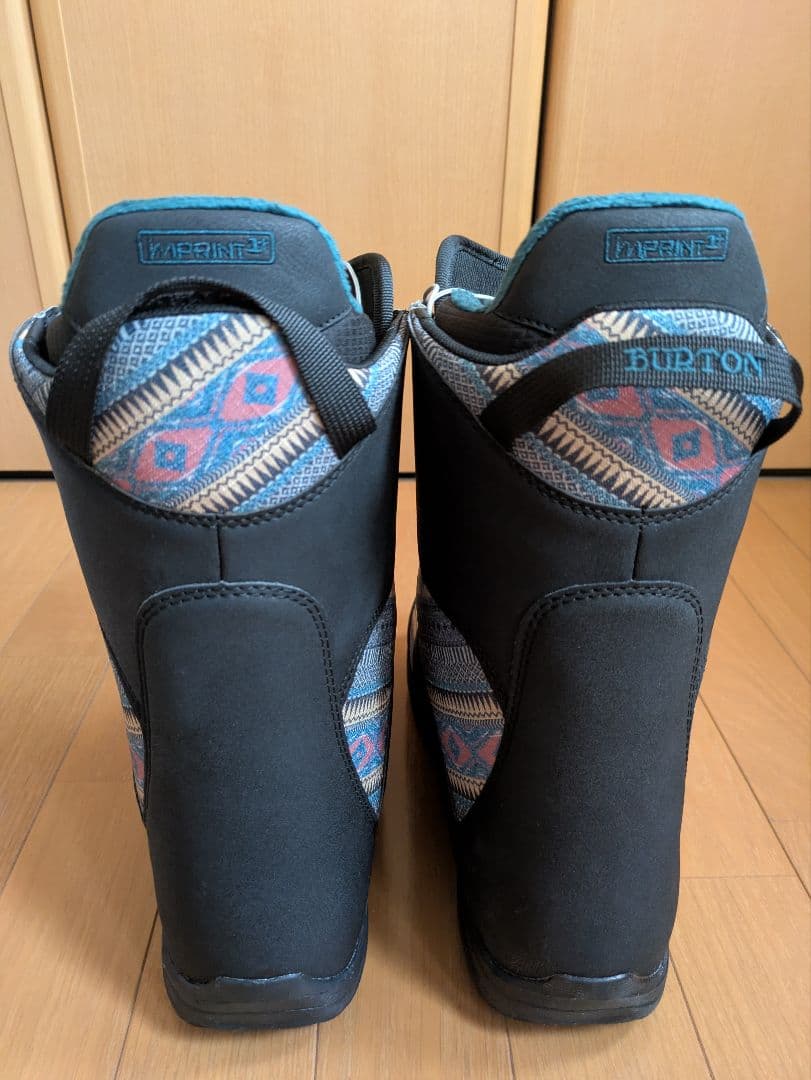 美品　女性用スノーボードブーツ BUDTON ブラック/マルチカラー