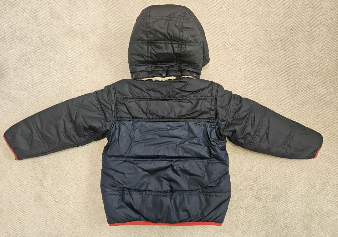 Patagonia ベビー・リバーシブル・トリブルズ・フーディ　4T　新品