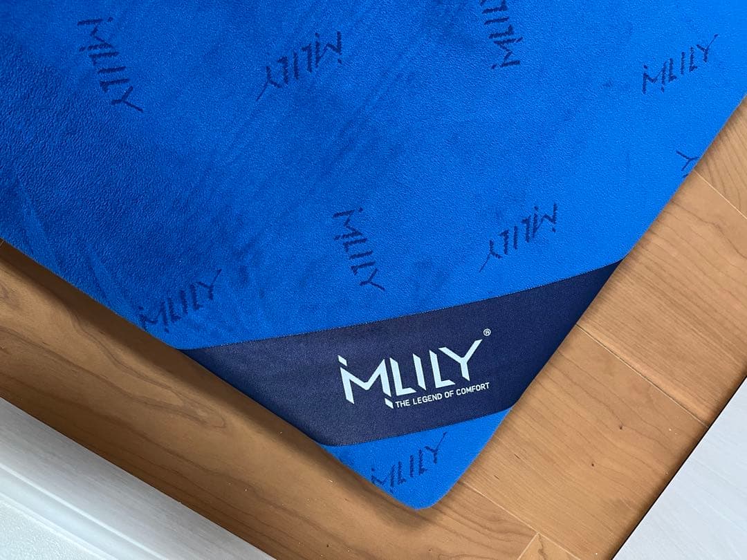 ★　美品　エムリリー　三つ折りマットレス　優反発　高反発　敷布団　シングル