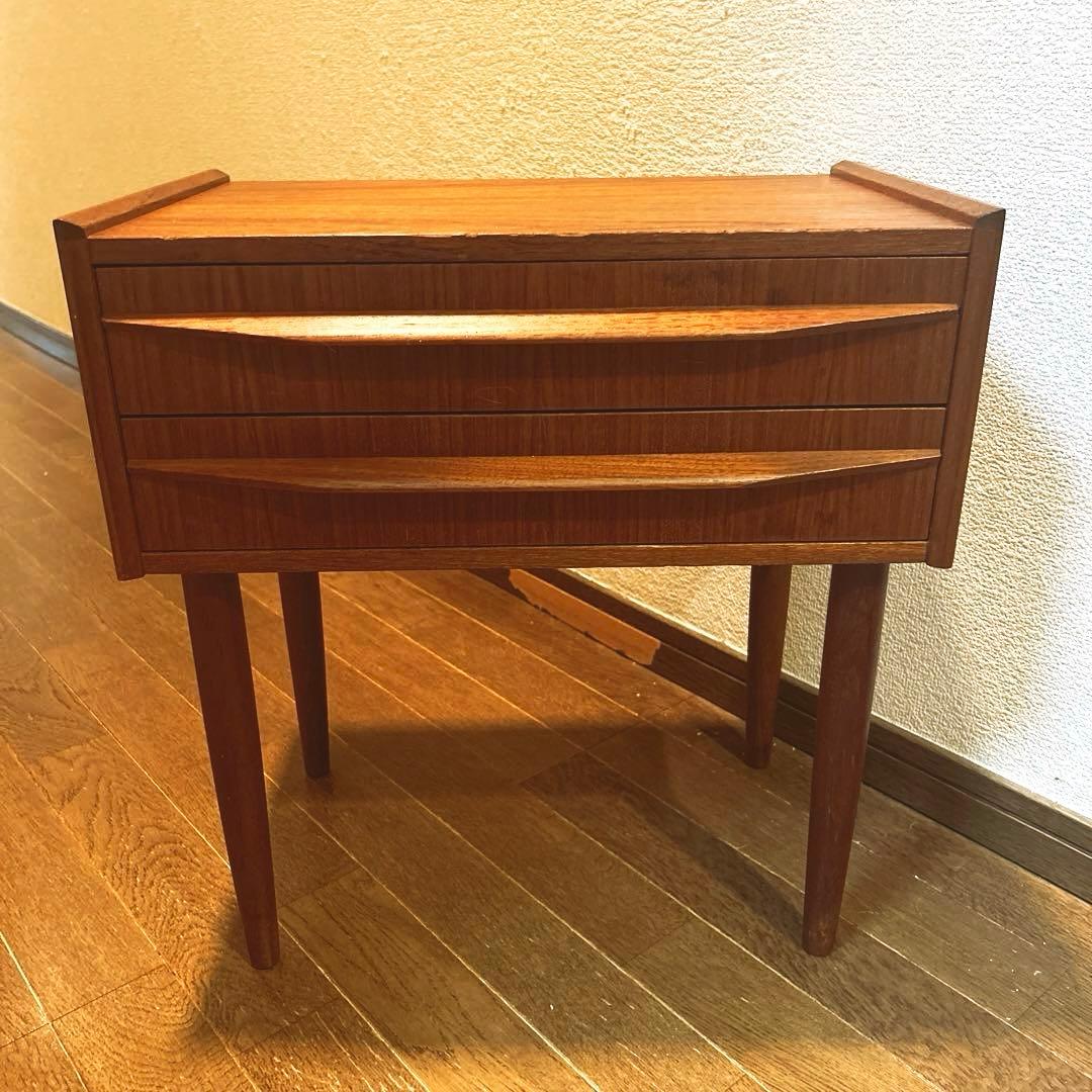 【北欧ヴィンテージ】デンマーク　チーク材　サイドチェスト2段