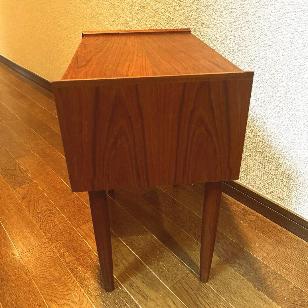 【北欧ヴィンテージ】デンマーク　チーク材　サイドチェスト2段
